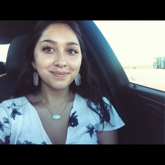 Meet your Posher, Sabrina - Picture 4 of 7